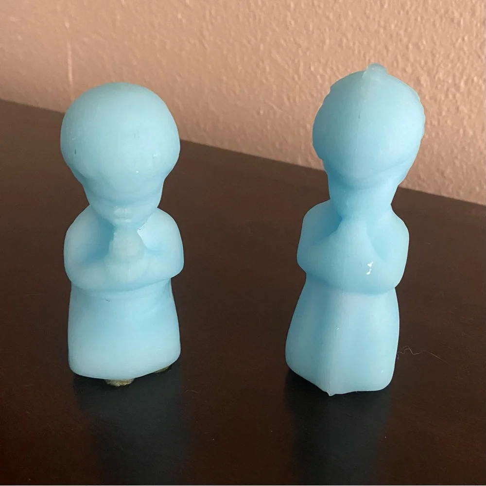 Vintage Fenton Blue Satin Glass Praying Children Figurines Set